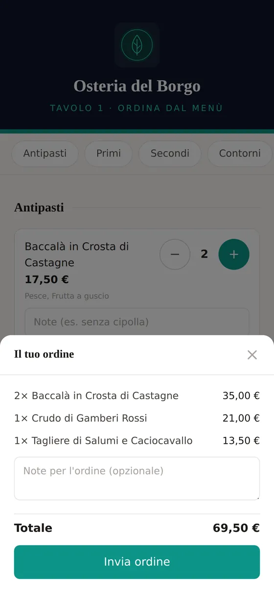 Ordinazione dal tavolo sul telefono: scelta delle portate e carrello con il totale.